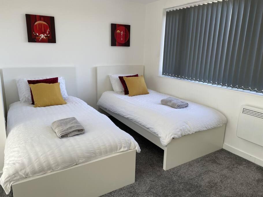 Paradigm House, Modern 2-Bedroom Duplex Apartment 2, Free Parking, Oxford Exterior photo